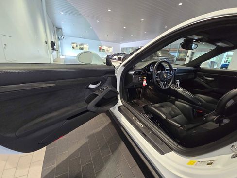 Used 2016 Porsche 911 GT3 RS RWD image 15
