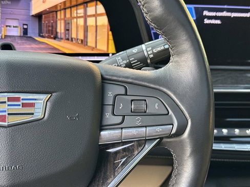 Used 2022 Cadillac Escalade Premium Luxury image 18