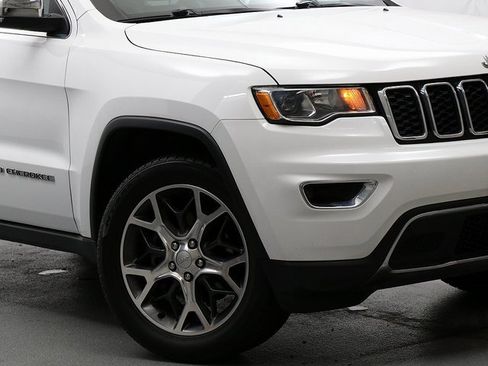 Used 2019 Jeep Grand Cherokee Limited image 3