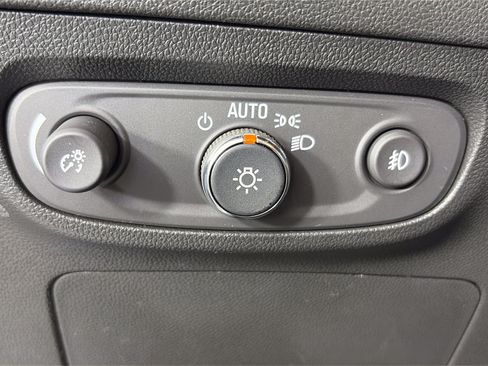 Used 2023 Buick Encore GX Select w/ Safety Package II AWD/4WD image 33