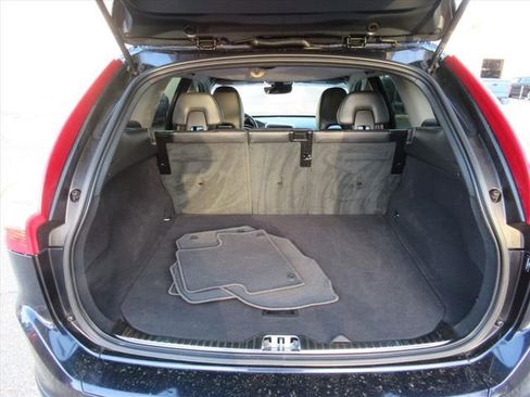 Used 2017 Volvo XC60 T5 Inscription image 31