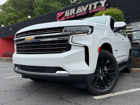 Used 2023 Chevrolet Tahoe LT w/ Luxury Package RWD image 2