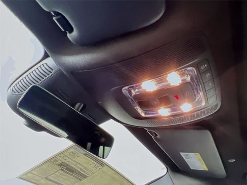 New 2026 Mercedes-Benz GLB 250 4MATIC image 11