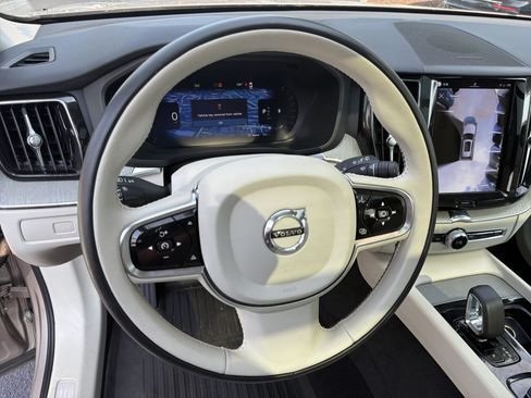 Certified 2024 Volvo XC60 B5 Plus w/ Protection Package Premier AWD/4WD image 18