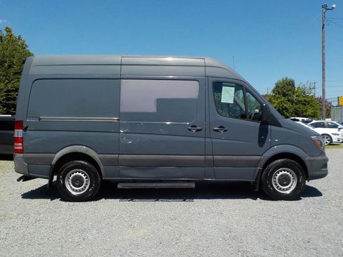 Used 2018 Mercedes-Benz Sprinter 2500 image 6