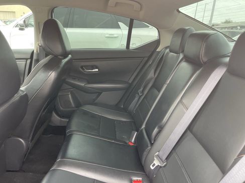 Used 2023 Nissan Sentra SR w/ SR Premium Package image 11