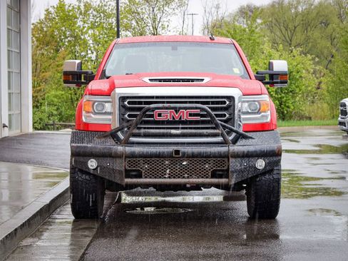 Used 2018 GMC Sierra 2500 SLT w/ Duramax Plus Package AWD/4WD image 10