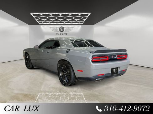 Used 2018 Dodge Challenger R/T w/ Blacktop Package RWD image 3