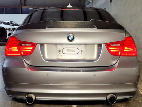 Used 2011 BMW 335i xDrive Sedan image 10