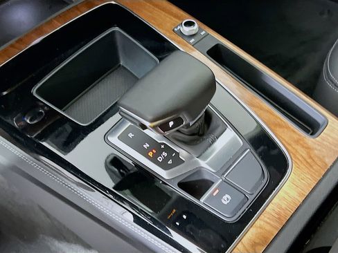 Used 2023 Audi Q5 2.0T Premium Plus w/ Premium Plus Package image 19