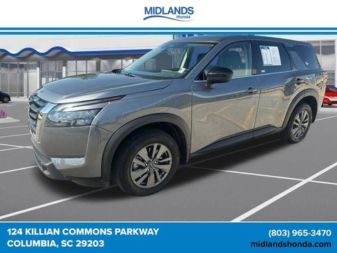 Used 2025 Nissan Pathfinder S FWD image 3