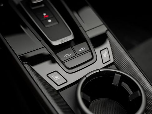 Used 2025 Porsche 911 Targa 4 GTS w/ Premium Package image 57