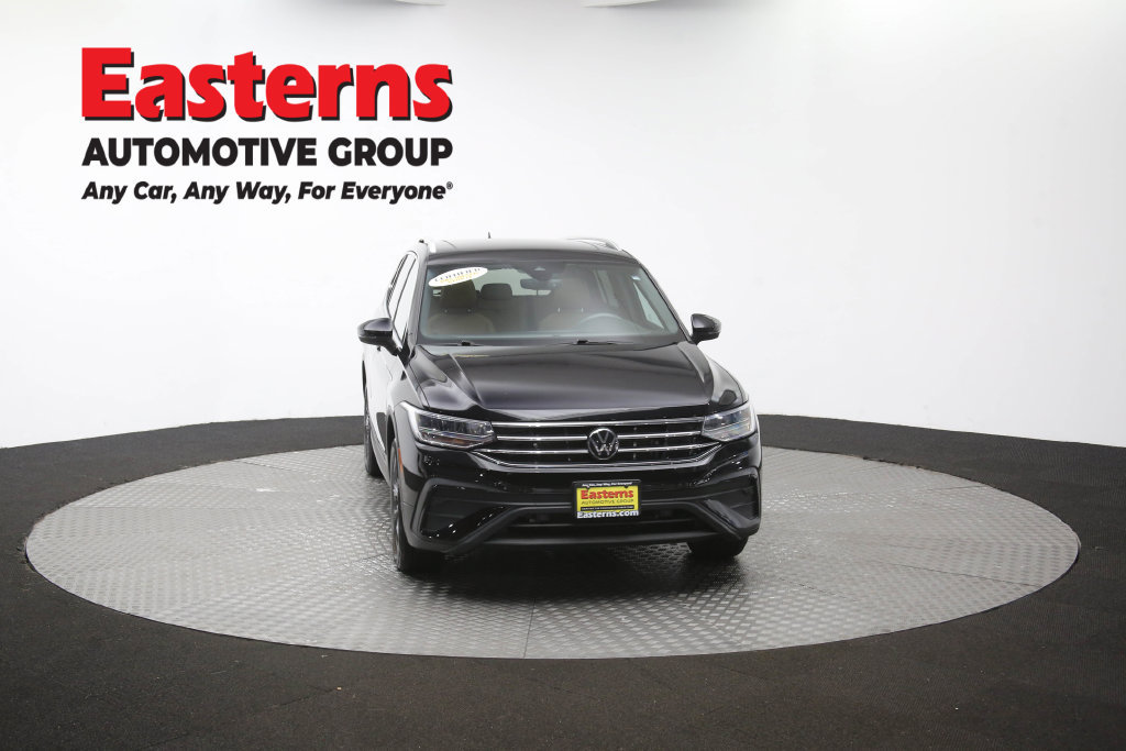 Used 2023 Volkswagen Tiguan SE AWD/4WD image 53