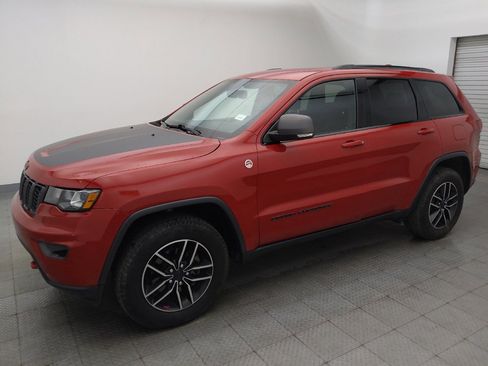 Used 2019 Jeep Grand Cherokee Trailhawk AWD/4WD image 2
