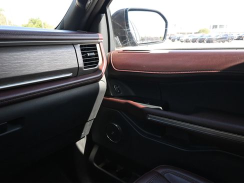 Used 2024 Ford Expedition Max Limited image 6