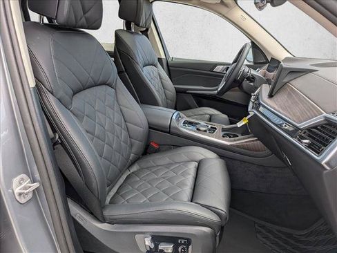 Used 2026 BMW X7 xDrive40i AWD/4WD image 23
