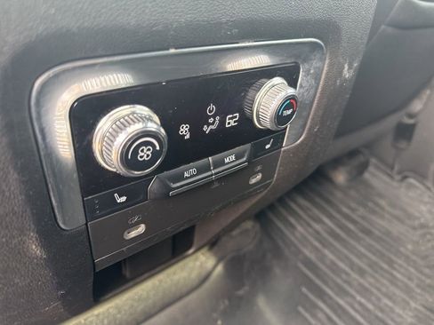 Used 2021 GMC Yukon SLT w/ SLT Luxury Plus Package image 15