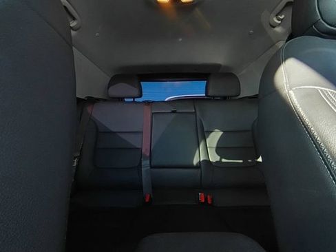 Used 2021 Chevrolet TrailBlazer LT w/ Premium Seating Package AWD/4WD image 17