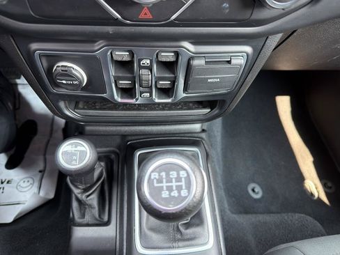 Used 2019 Jeep Wrangler Unlimited Sport S AWD/4WD image 10