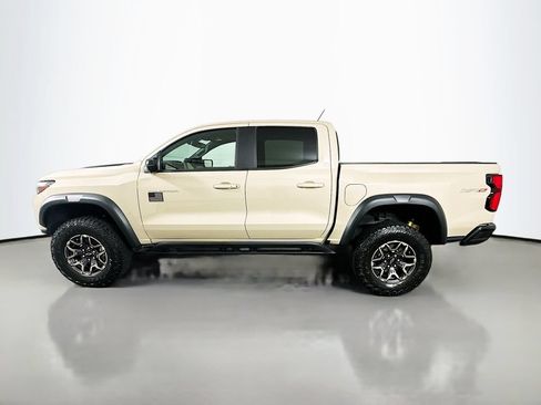 Used 2024 Chevrolet Colorado ZR2 w/ Technology Package AWD/4WD image 8