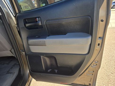 Used 2011 Toyota Tundra 4x4 Double Cab w/ Tow Pkg image 22