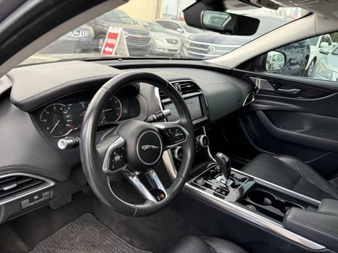 Used 2020 Jaguar XE S RWD image 12