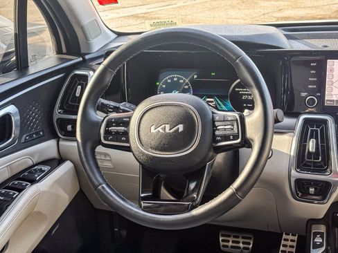 Used 2023 Kia Sorento SX Prestige image 19