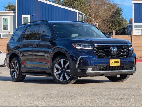 Used 2023 Honda Pilot Elite image 2