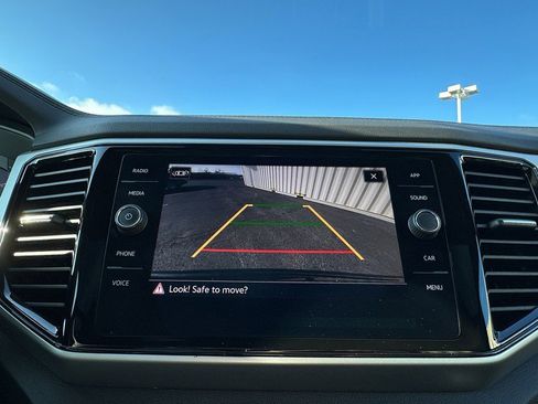 Used 2023 Volkswagen Atlas Cross Sport SE image 27