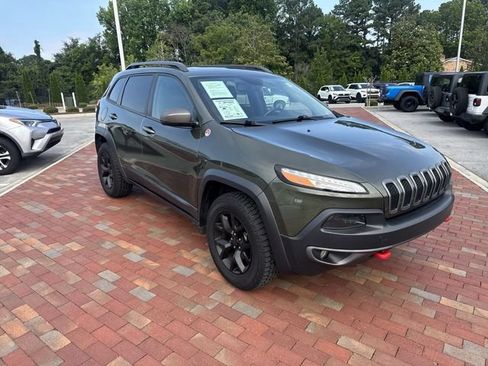 Used 2018 Jeep Cherokee Trailhawk w/ Quick Order Package 27L AWD/4WD image 38