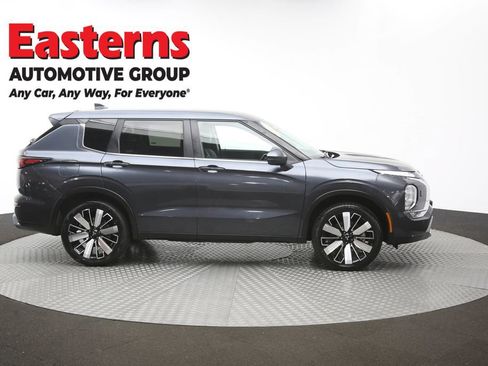 Used 2025 Mitsubishi Outlander SE AWD/4WD image 46