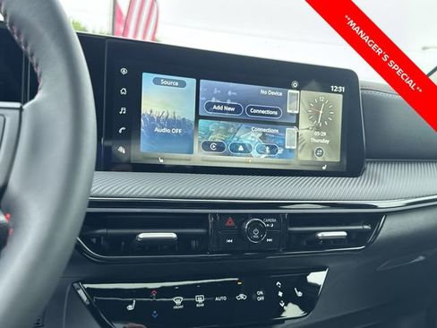 New 2025 Nissan Kicks SR w/ SR Premium Package AWD/4WD image 22