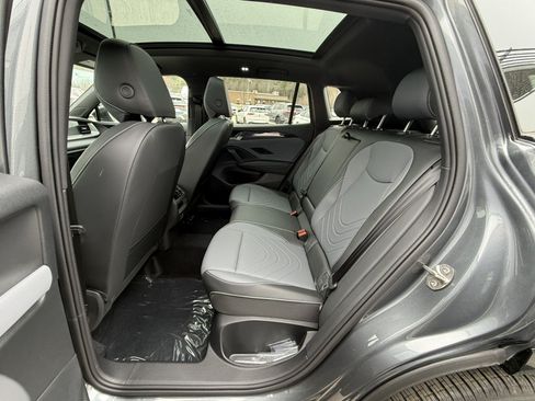 New 2026 Volkswagen Tiguan SE R-Line AWD/4WD image 20