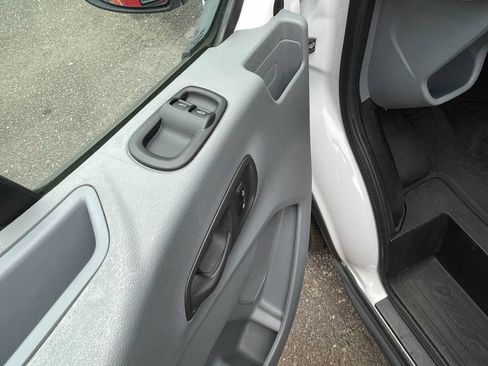 Used 2018 Ford Transit 250 130 Low Roof RWD image 28