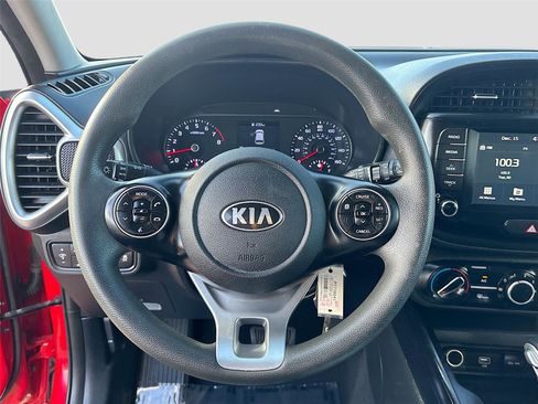 Used 2021 Kia Soul S image 12