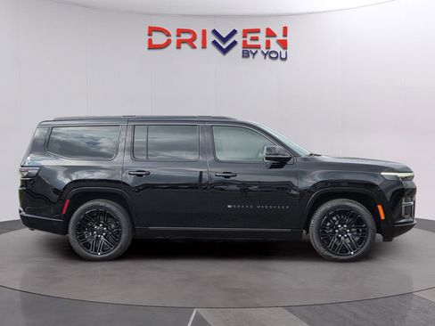 New 2026 Jeep Grand Wagoneer Limited image 8