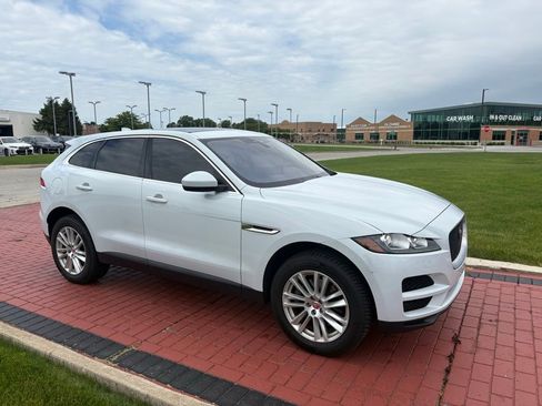Used 2019 Jaguar F-PACE Prestige AWD/4WD image 2