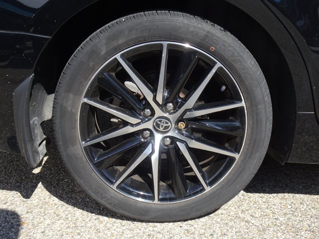 Used 2023 Toyota Camry SE w/ Convenience Package FWD image 31