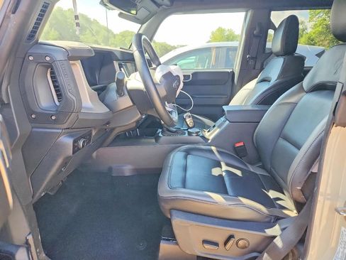 Used 2025 Ford Bronco Outer Banks w/ Sasquatch Package AWD/4WD image 7