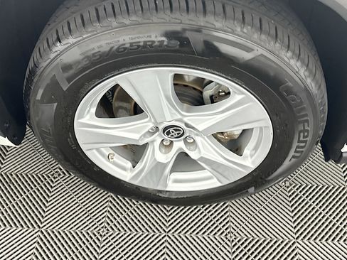 Used 2024 Toyota Highlander LE image 11