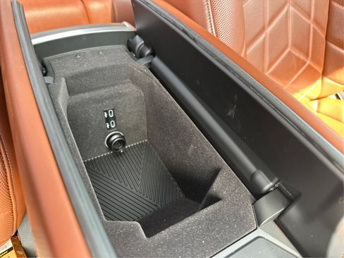 Used 2023 BMW 760i xDrive w/ Luxury Rear Seating Package AWD/4WD image 15