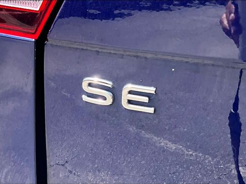 Used 2023 Volkswagen Tiguan SE FWD image 10