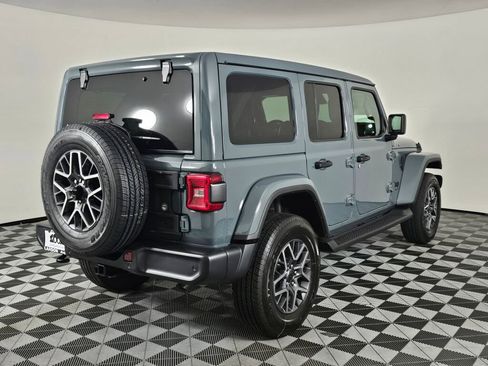 New 2026 Jeep Wrangler Unlimited Sahara AWD/4WD image 4