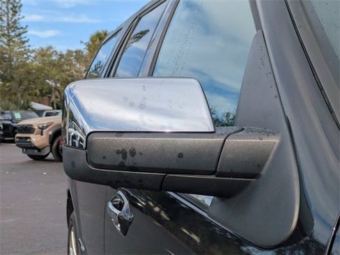 Used 2015 Lincoln Navigator 4WD image 12