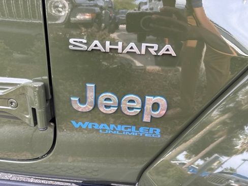 Used 2022 Jeep Wrangler Unlimited Sahara AWD/4WD image 6