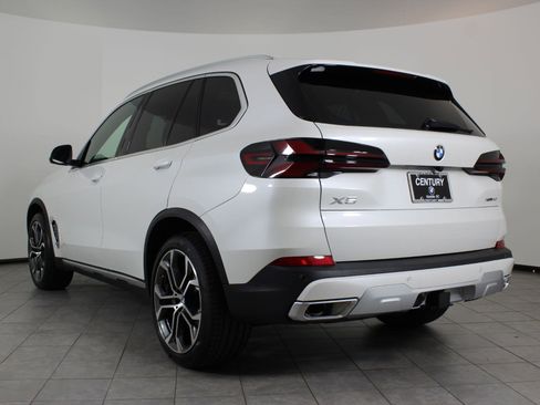 New 2026 BMW X5 xDrive40i w/ Climate Comfort Package image 3