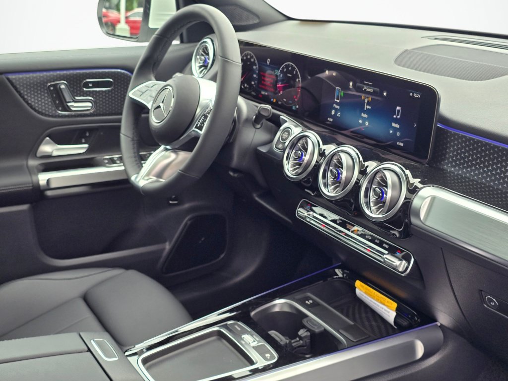 New 2026 Mercedes-Benz GLB 250 4MATIC image 27