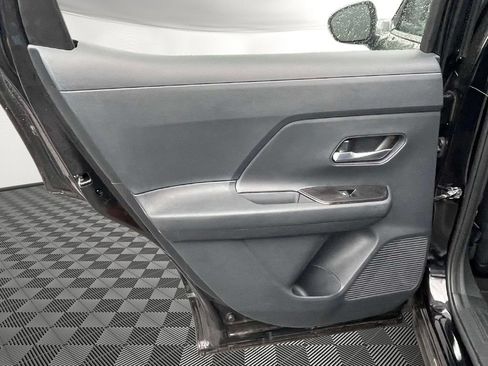 Used 2026 Nissan Kicks SV FWD image 12