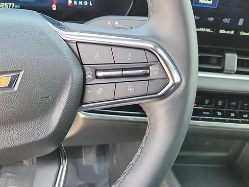 Used 2025 Chevrolet Equinox LT AWD/4WD image 16