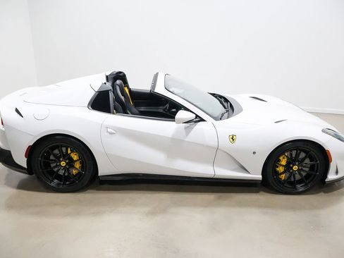Used 2022 Ferrari 812 GTS RWD image 74